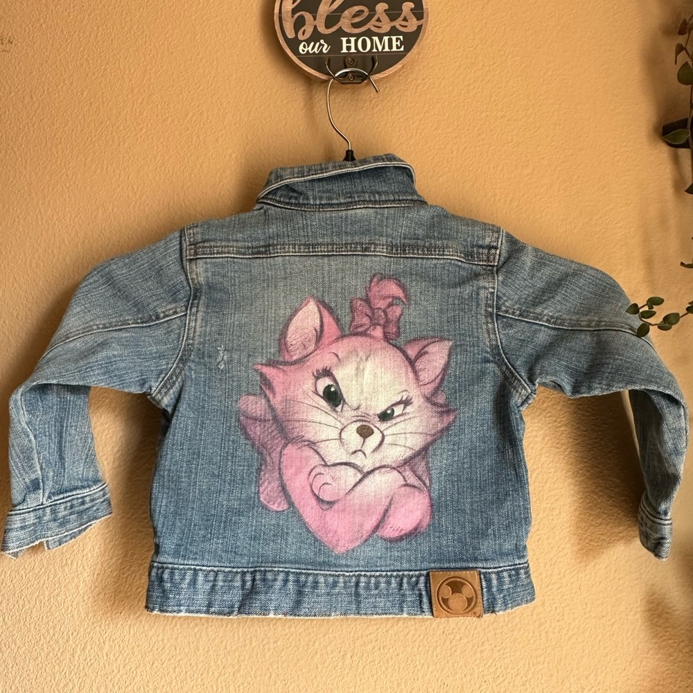 Aristocats Marie sassy cat Size 4 xs child’s size Disney store jean denim jacket